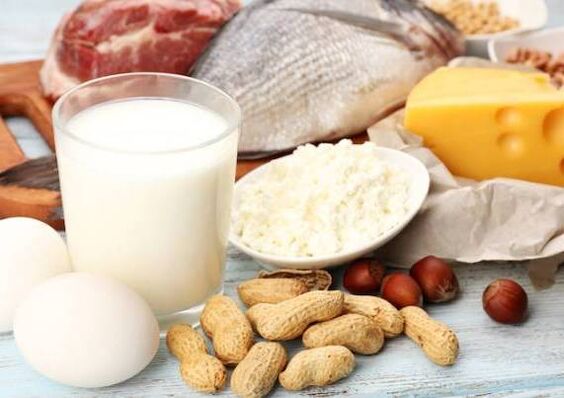 Piena produkti, zivis, gaļa, rieksti un olas - olbaltumvielu diētas diēta